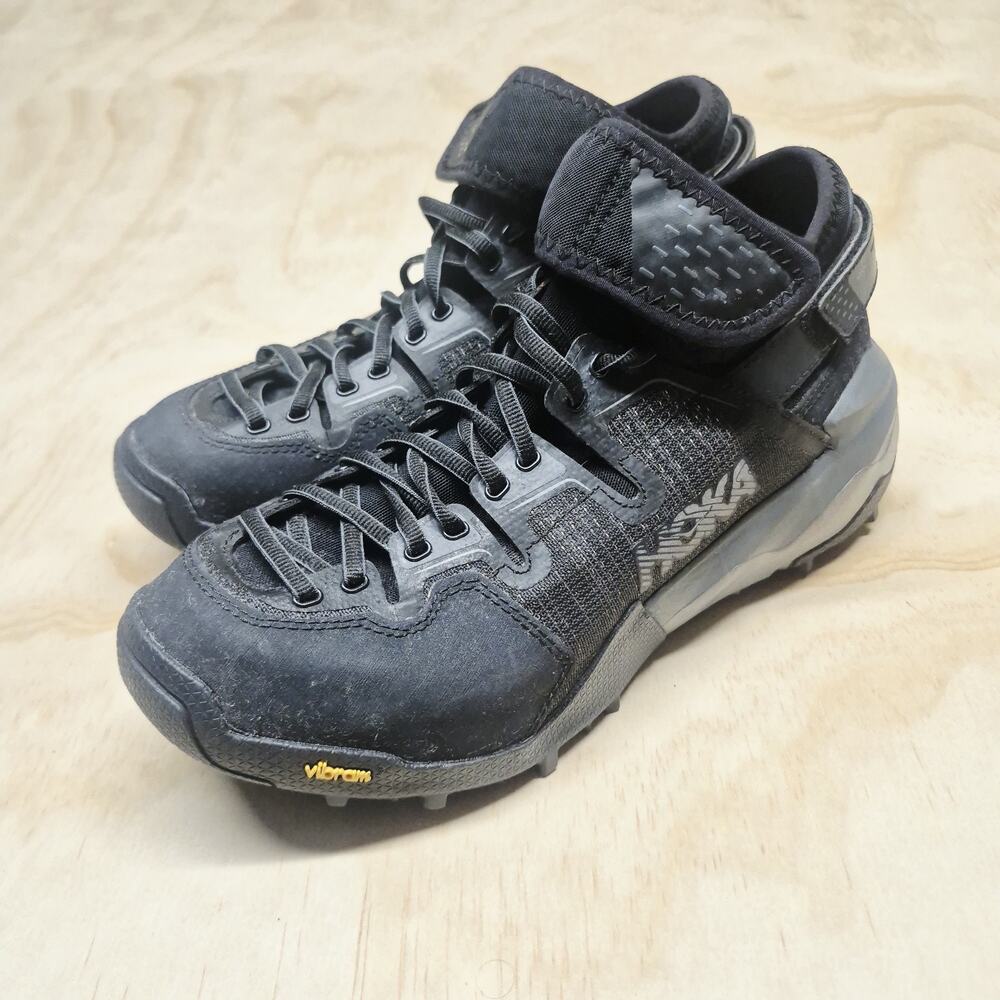 Hoka One Women's Sky Arkali Hiking Boots Shoes Sz 9.5 Black Grey Outdoors Vibram
